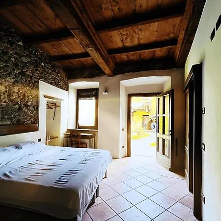 Robin's Nest Guest house *