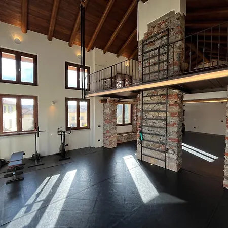 Robin's Nest 招待所 3*