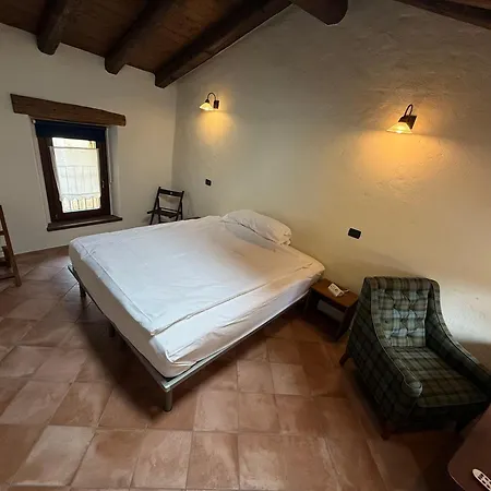 Robin's Nest Guest house Paruzzaro