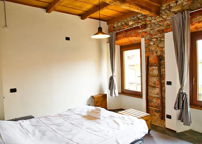 Robin's Nest Гостевой дом Paruzzaro